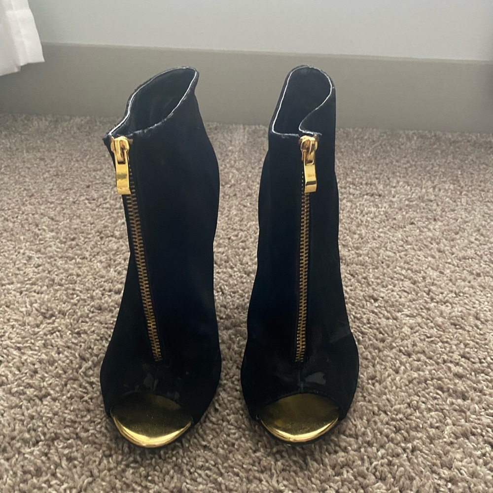Black heels